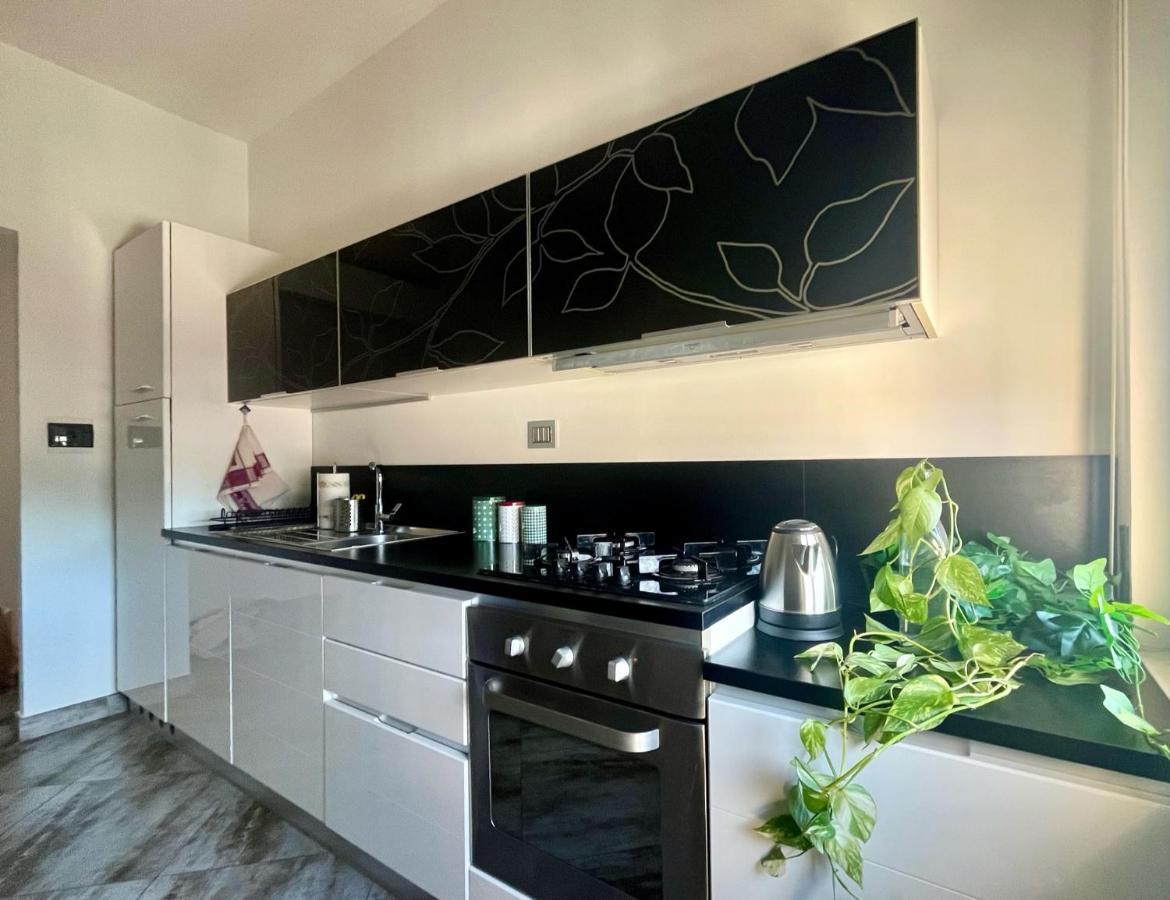 Il Nido Di Giraben Apartment Savona Luaran gambar