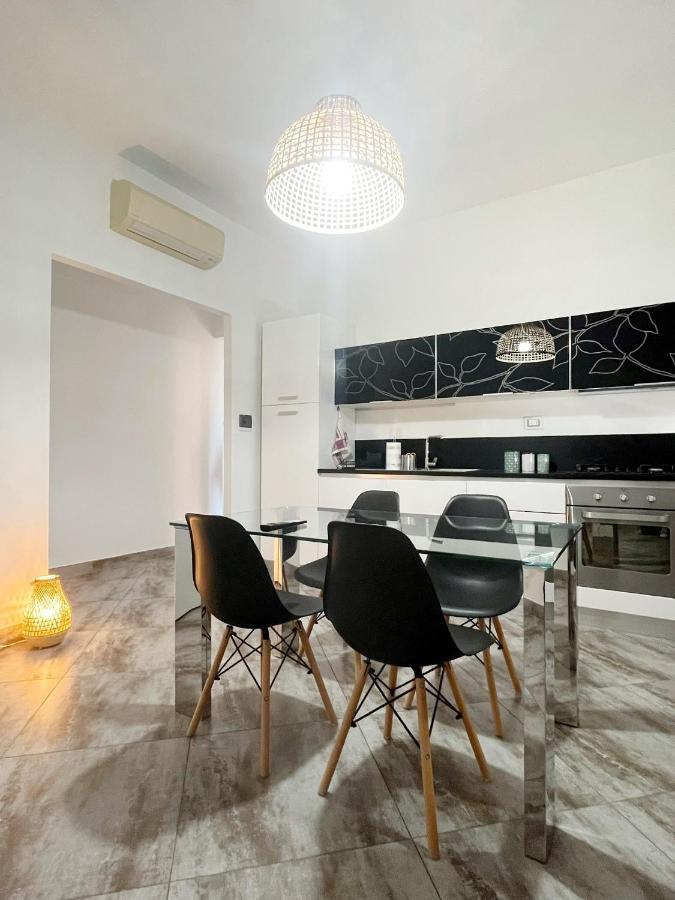 Il Nido Di Giraben Apartment Savona Luaran gambar